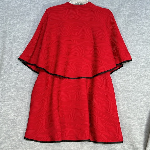 COME N SEE Holiday Christmas Valentines Classic Big Button Warm Washable Cape - Picture 2 of 12